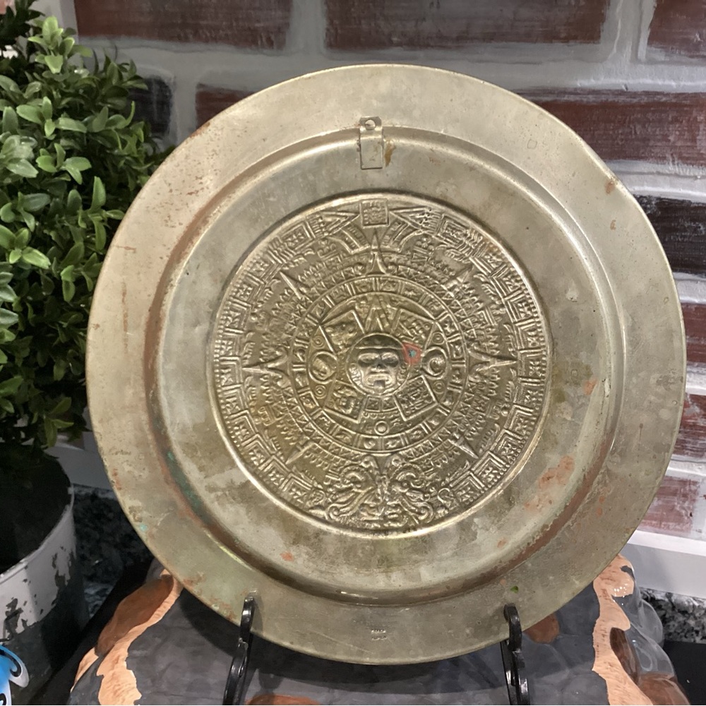 🟡 Vintage - Mayan / Aztec Calendar Wall Hang - Silver or Brass w/ Abalone Shell - Picture 4 of 9